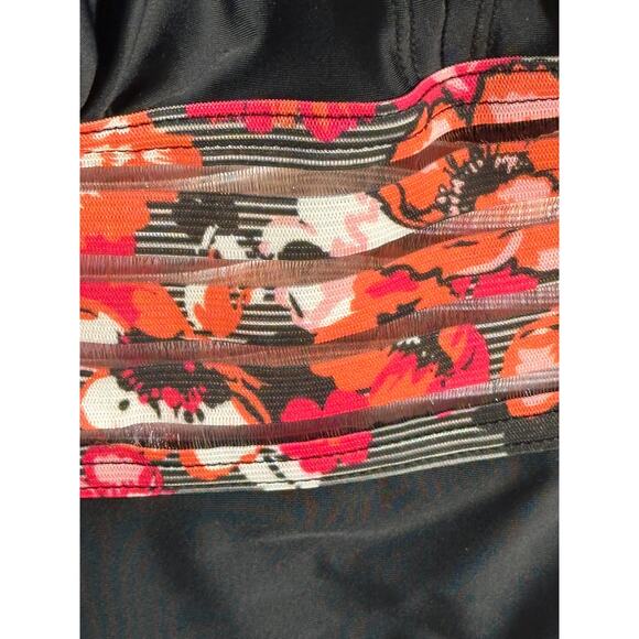 Womens One Piece Swimsuit NEW 1xl 16W 18W Black with cinched waist pretty NWT - Picture 2 of 7